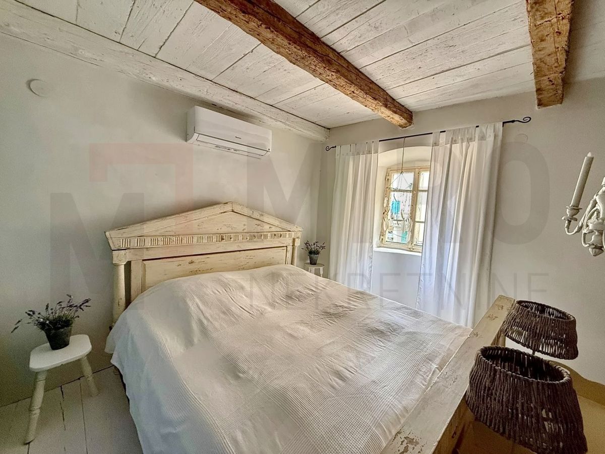 Vrbnik, avtentična kamnita hiša s pogledom na morje!