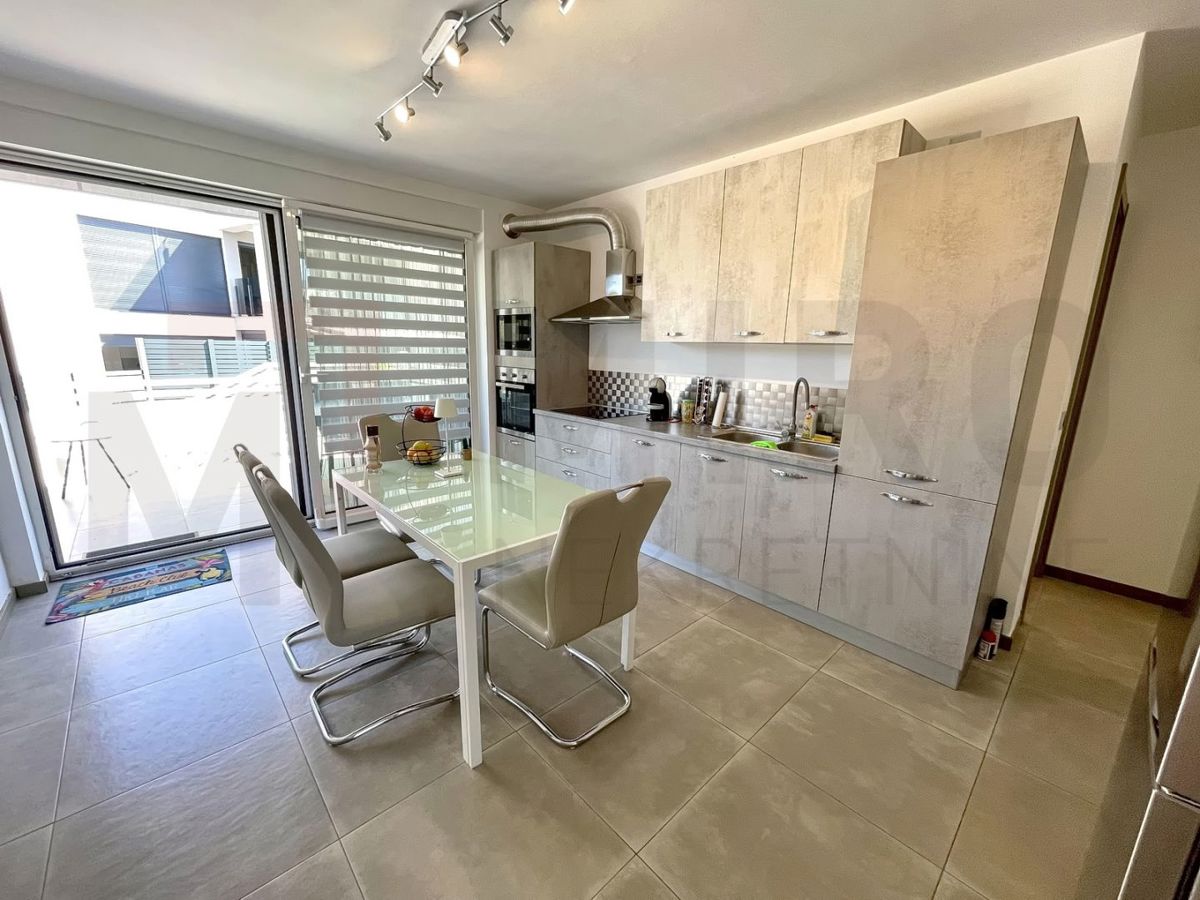 Mesto Krk, moderno opremljen apartma z bazenom in razgledom!