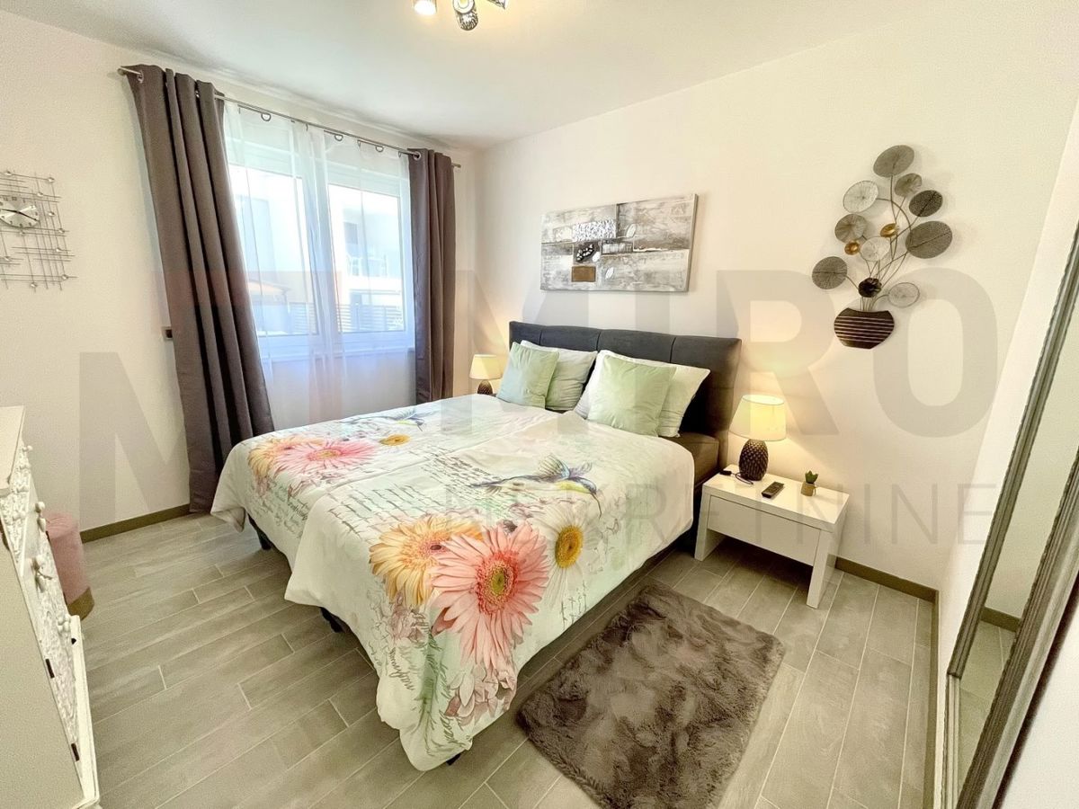 Mesto Krk, moderno opremljen apartma z bazenom in razgledom!