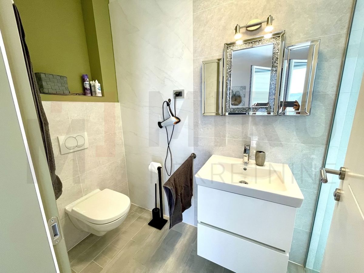 Mesto Krk, moderno opremljen apartma z bazenom in razgledom!