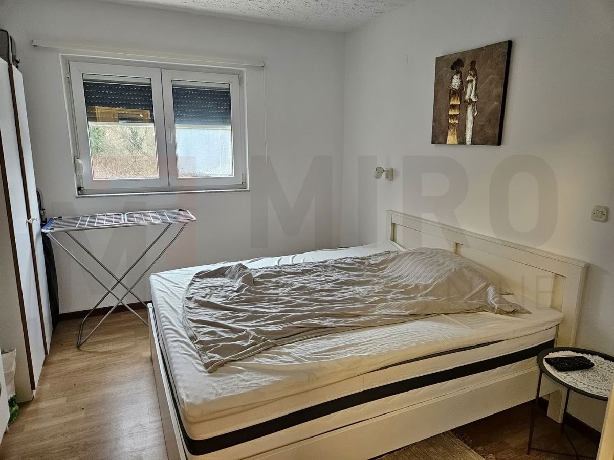 Njivice, enosobno stanovanje v prvem nadstropju, PRODAMO!