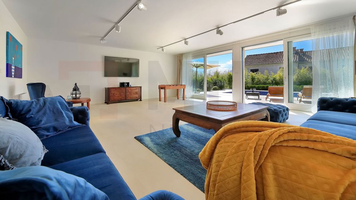 Hiša Malinska, Malinska-Dubašnica, 212m2