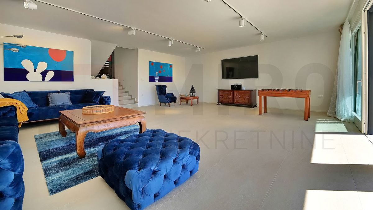 Hiša Malinska, Malinska-Dubašnica, 212m2