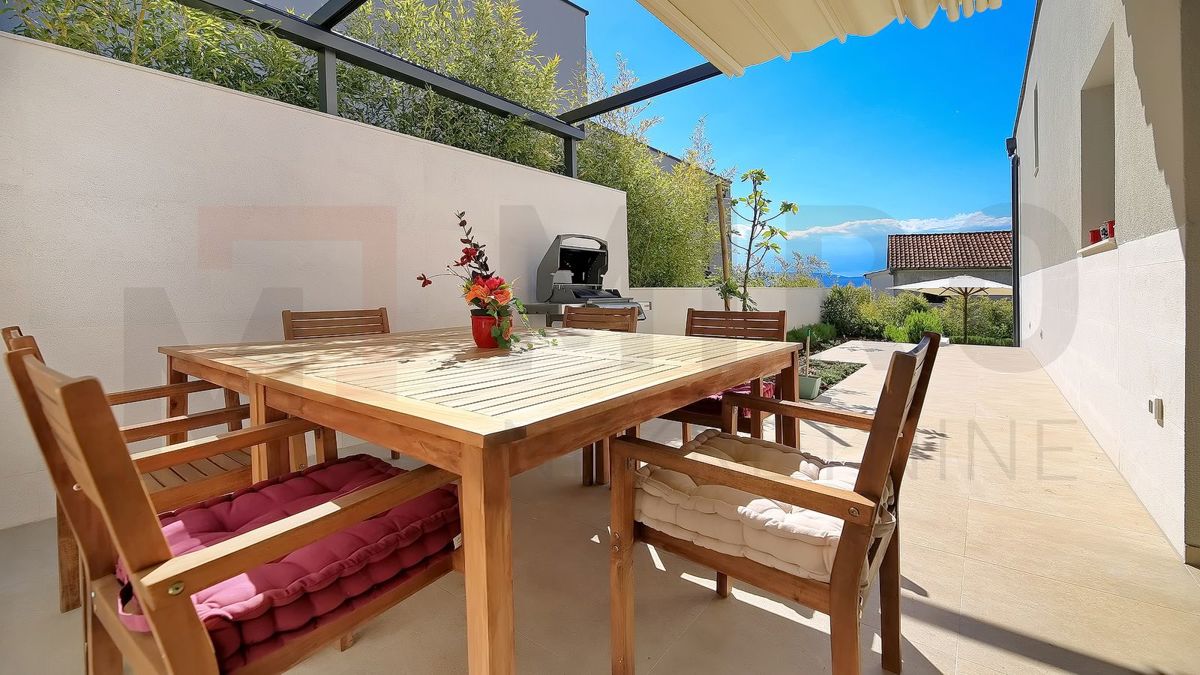 Hiša Malinska, Malinska-Dubašnica, 212m2