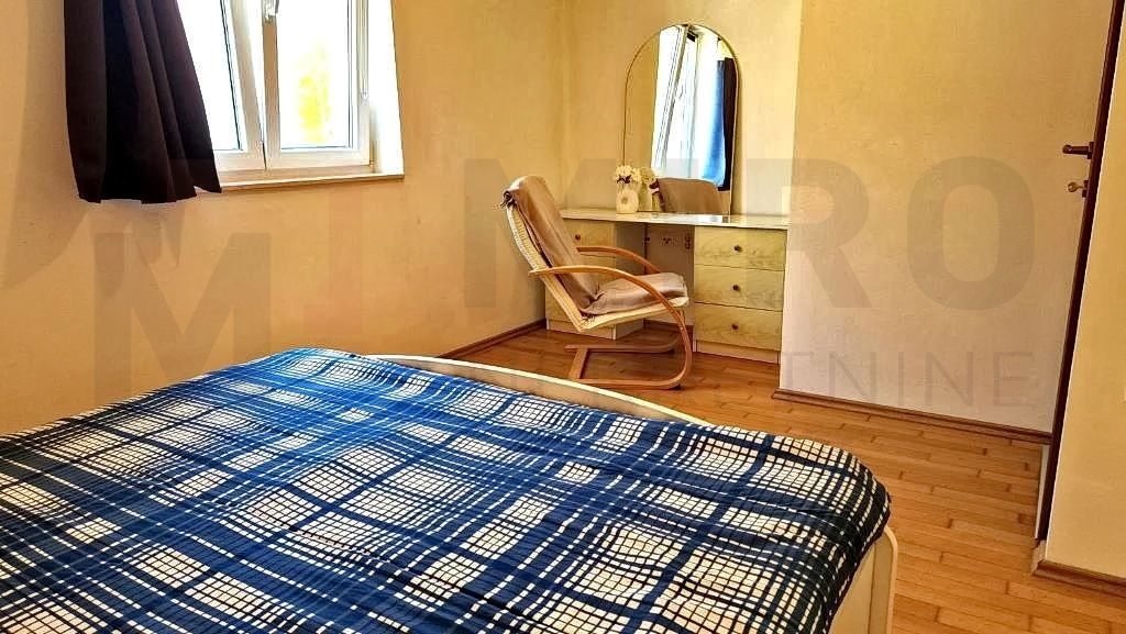 Mesto Krk, opremljeno stanovanje v pritličju z vrtom in razgledom!