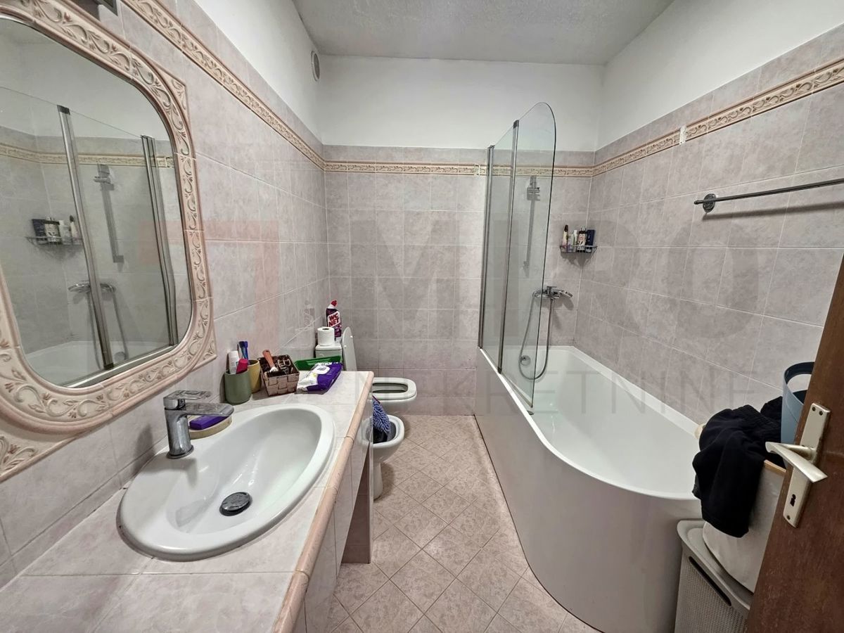 Stanovanje/Apartma Njivice, 100m2