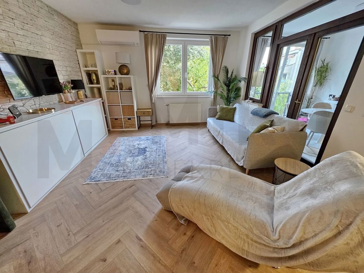 Stanovanje/Apartma Njivice, 100m2