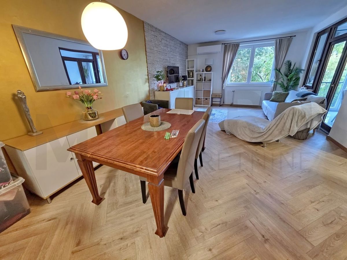 Stanovanje/Apartma Njivice, 100m2