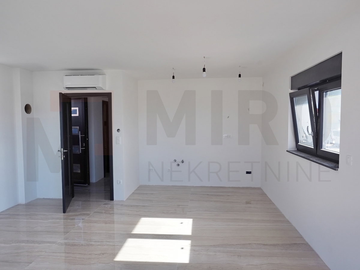 Malinska, nov apartma v 1. nadstropju s pogledom na morje, PRODAJA!