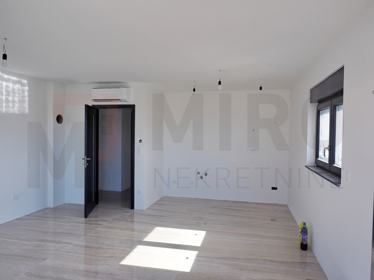 Malinska, nov apartma v 1. nadstropju s pogledom na morje, PRODAJA!