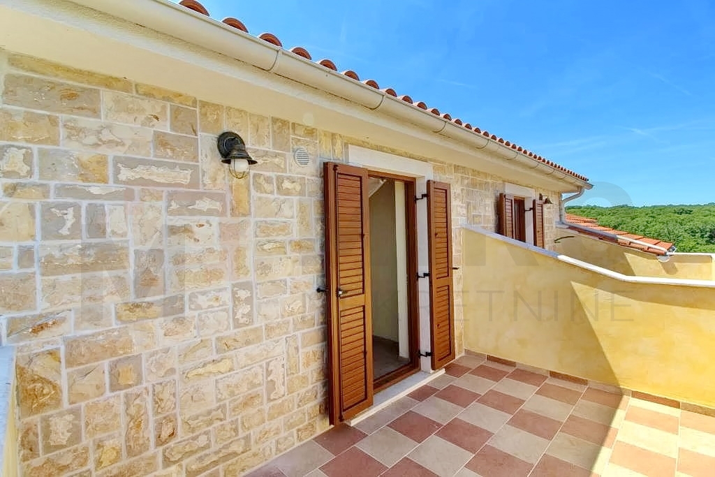 Uvala Soline, mediteranska vila z odprtim pogledom na morje, PRODAJA!