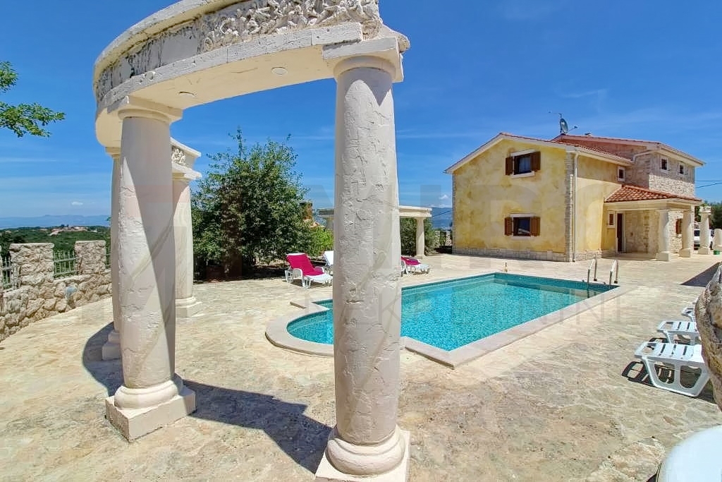 Uvala Soline, mediteranska vila z odprtim pogledom na morje, PRODAJA!