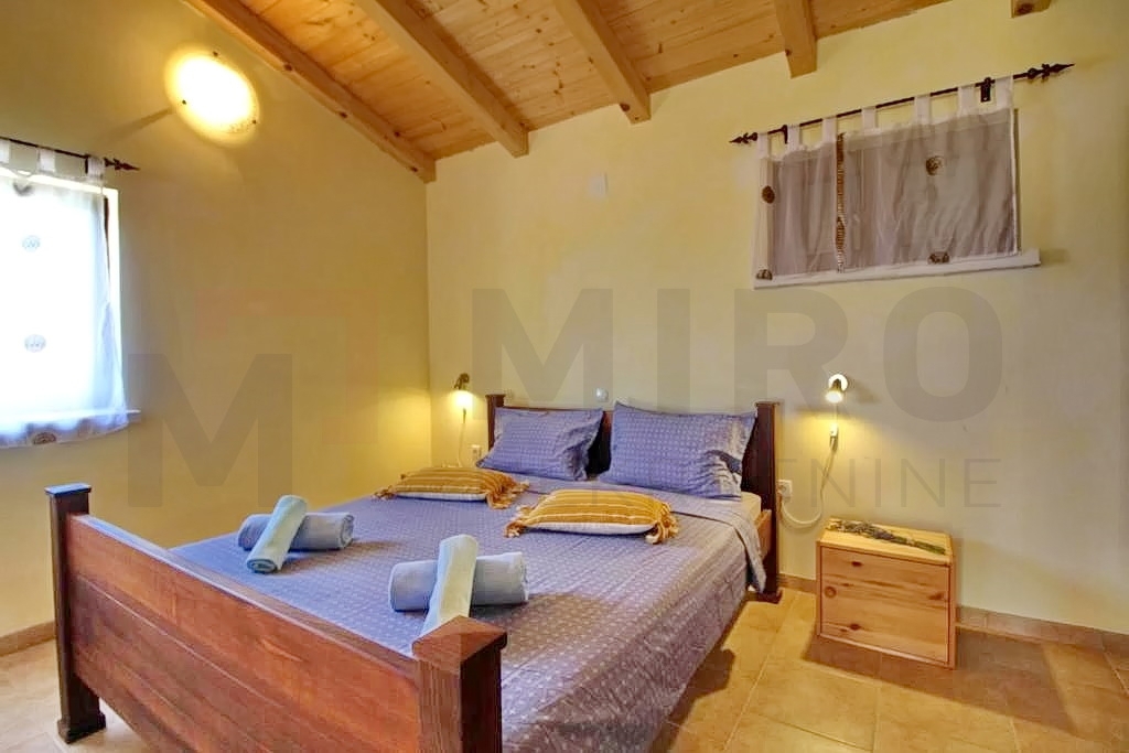 Uvala Soline, mediteranska vila z odprtim pogledom na morje, PRODAJA!