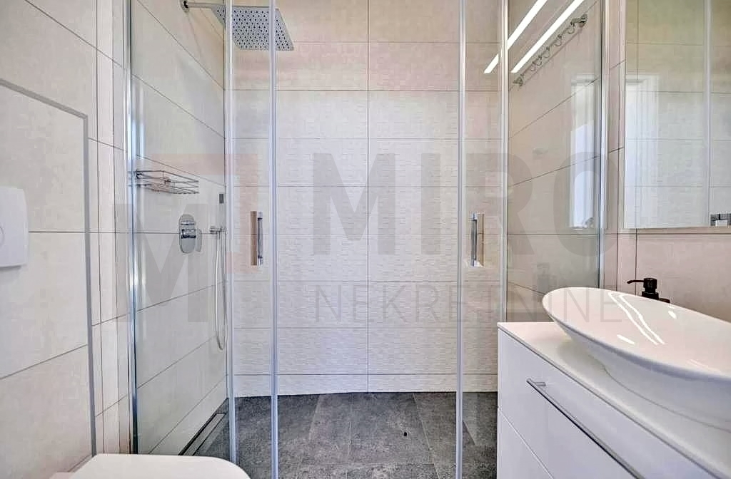 Malinska, moderen penthouse s panoramskim pogledom na morje