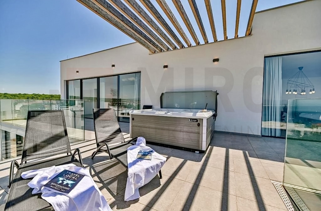 Malinska, moderen penthouse s panoramskim pogledom na morje