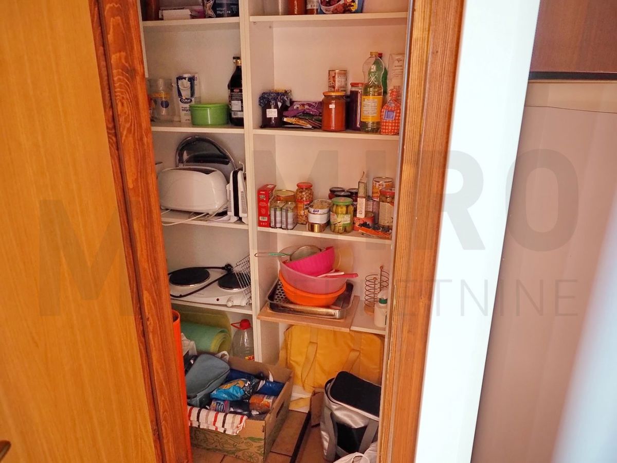 Malinska, opremljen apartma s prekrasnim pogledom na morje, PRODAJA!
