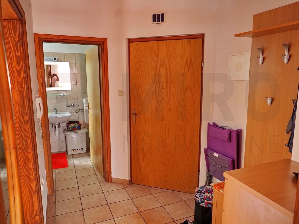 Malinska, opremljen apartma s prekrasnim pogledom na morje, PRODAJA!