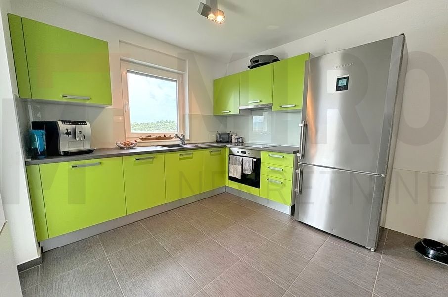 Mesto Krk, dva moderna apartmaja z bazenom in pogledom, PRODAJA!
