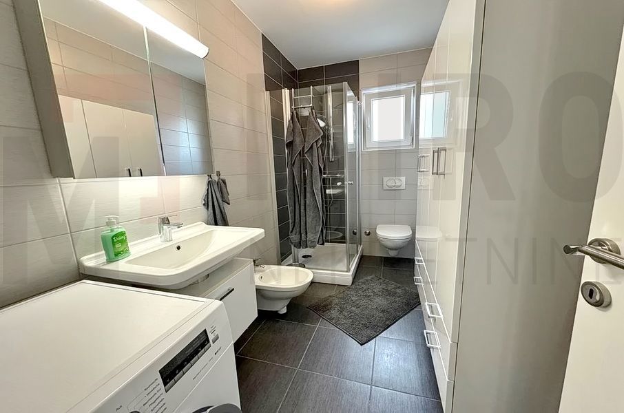 Mesto Krk, dva moderna apartmaja z bazenom in pogledom, PRODAJA!