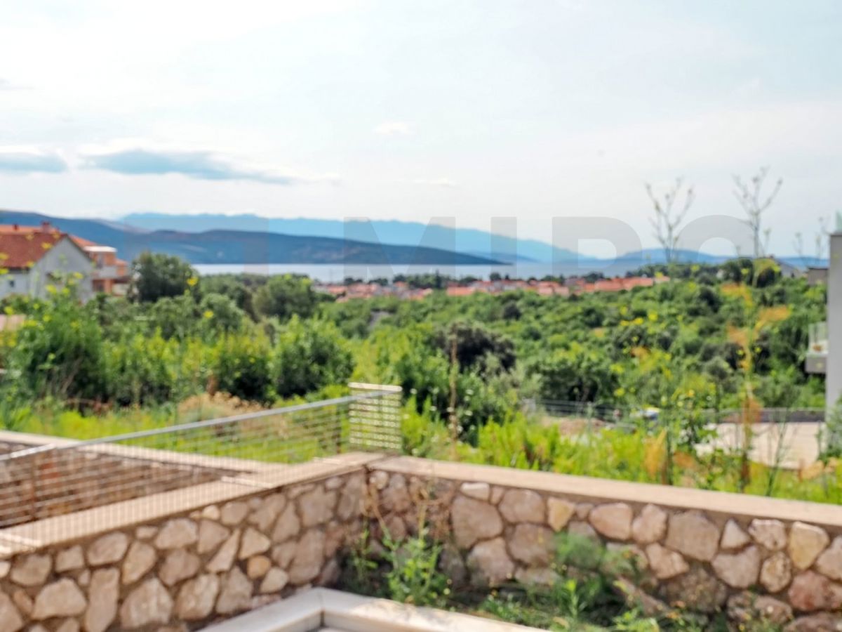 Mesto Krk, dva moderna apartmaja z bazenom in pogledom, PRODAJA!
