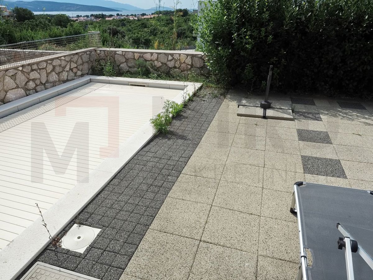 Mesto Krk, dva moderna apartmaja z bazenom in pogledom, PRODAJA!