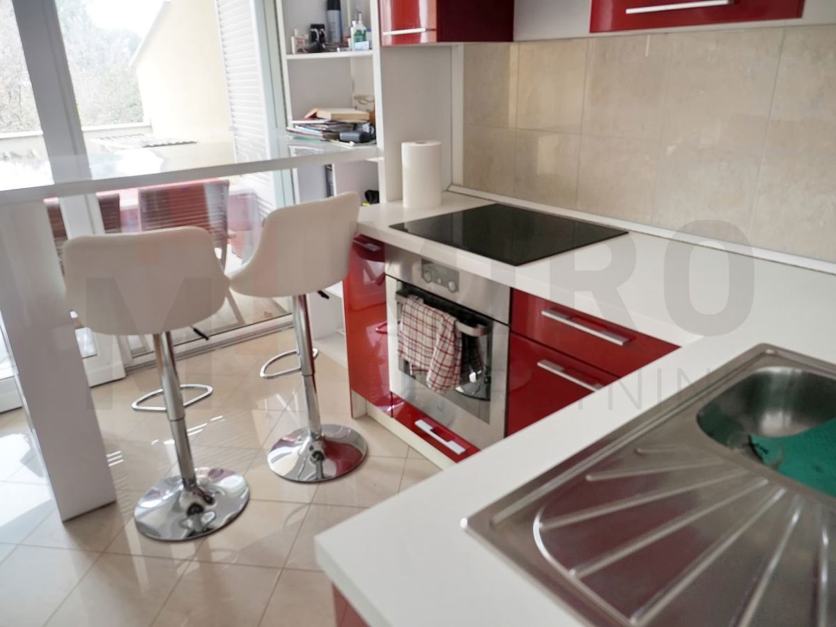 Malinska, opremljen apartma blizu plaže, PRODAMO!