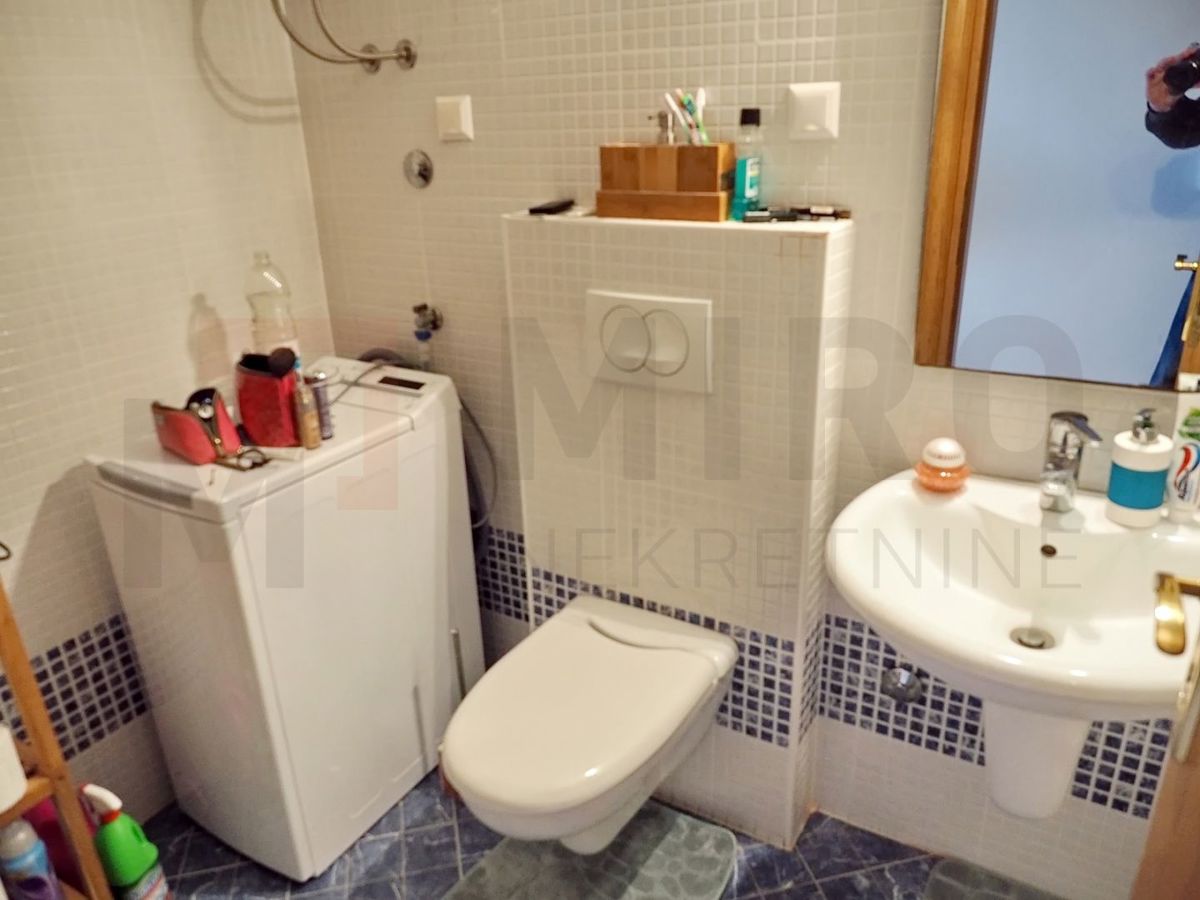Malinska, opremljen apartma blizu plaže, PRODAMO!