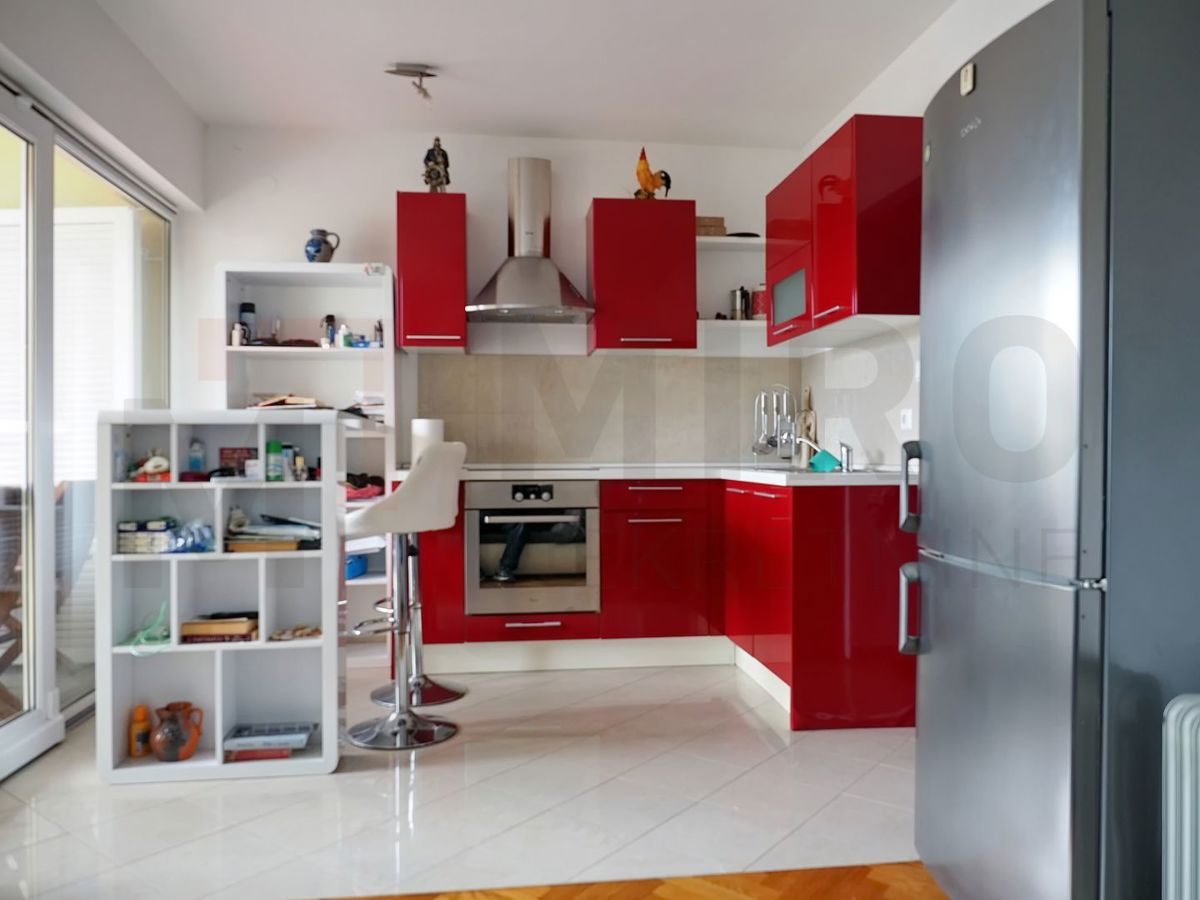 Malinska, opremljen apartma blizu plaže, PRODAMO!