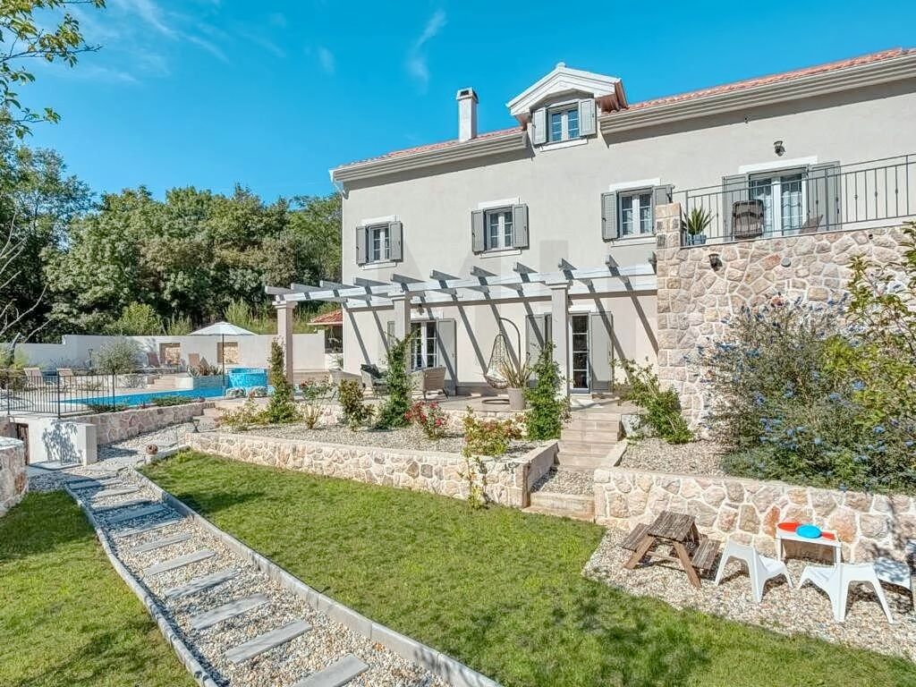 Crikvenica, okolica, nova samostojna hiša z bazenom!