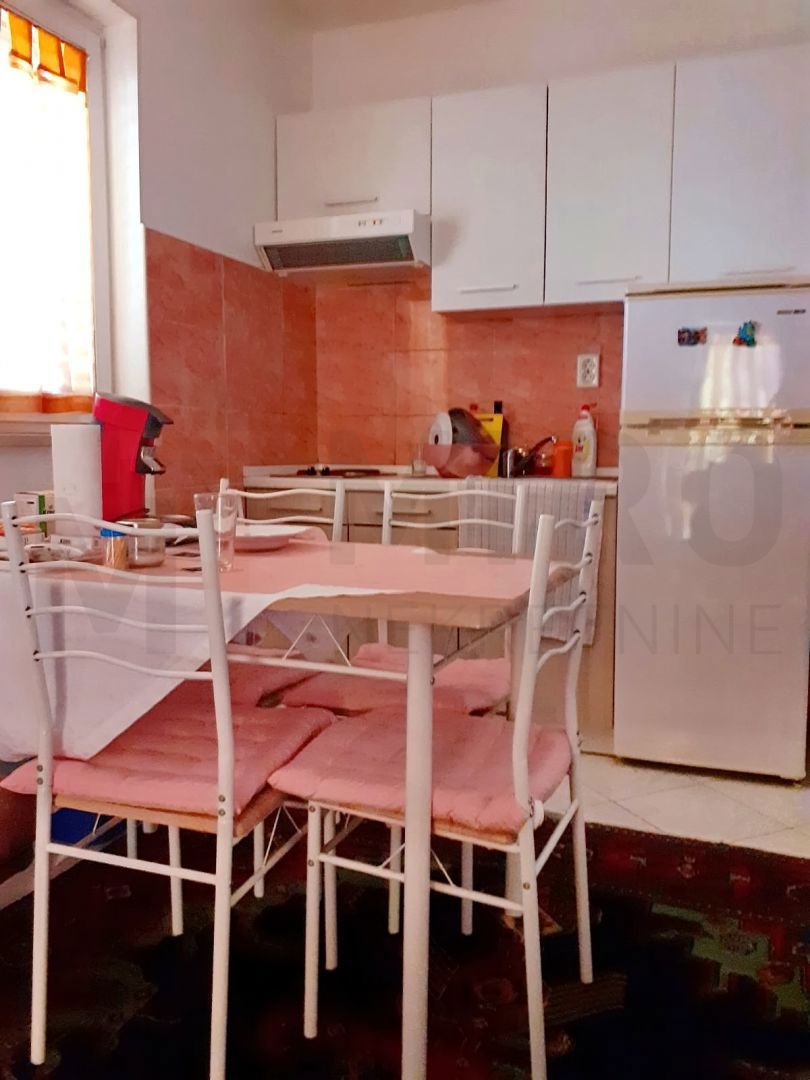 Njivice, furnished duplex apartment with terrace and garden!