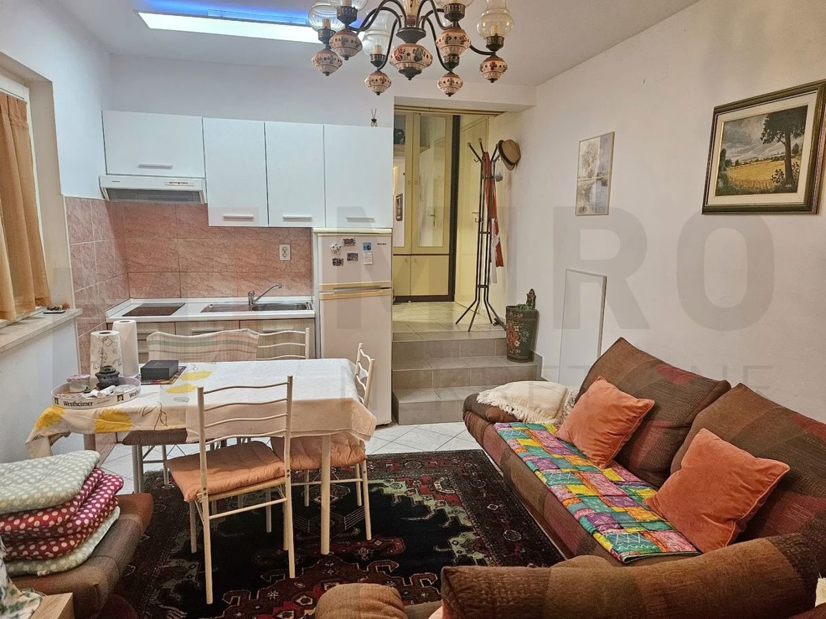 Njivice, furnished duplex apartment with terrace and garden!