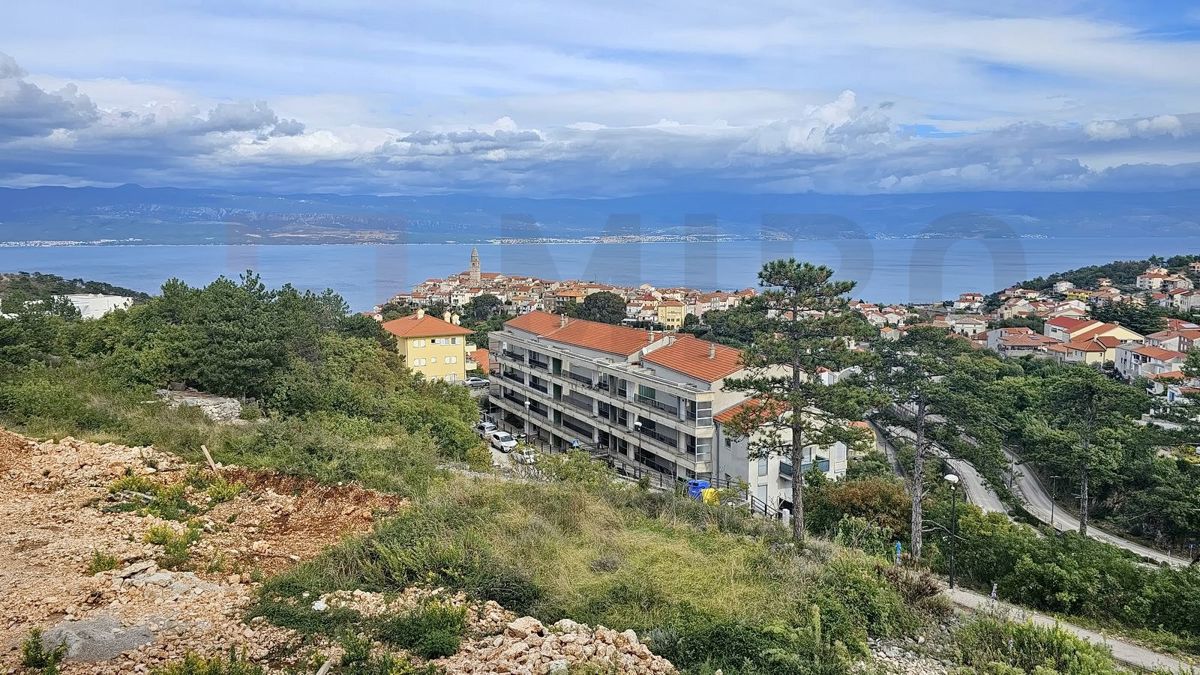 Vrbnik, dva apartmaja v gradnji s pogledom na morje, NAPRODAJ!