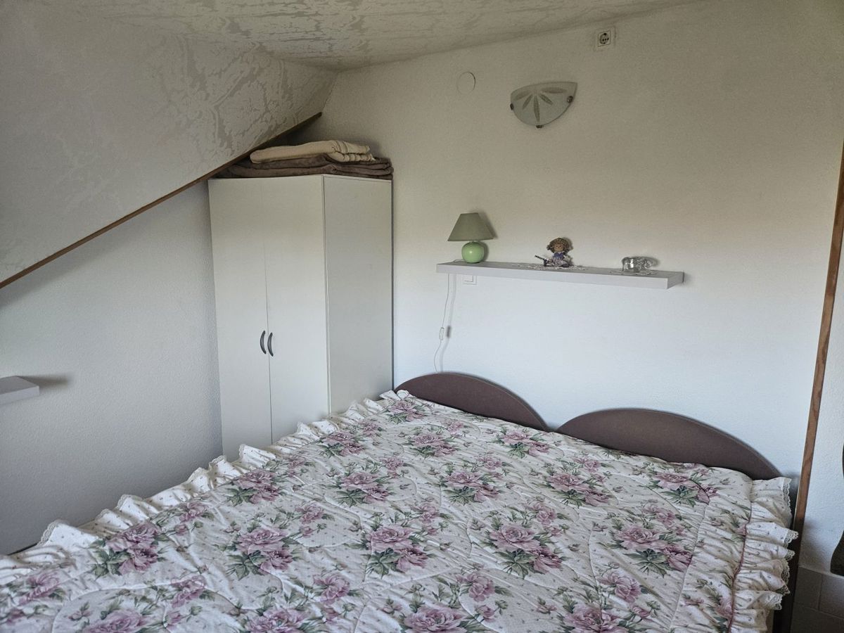 Malinska, dvonadstropno stanovanje s čudovito teraso in pogledom na morje!