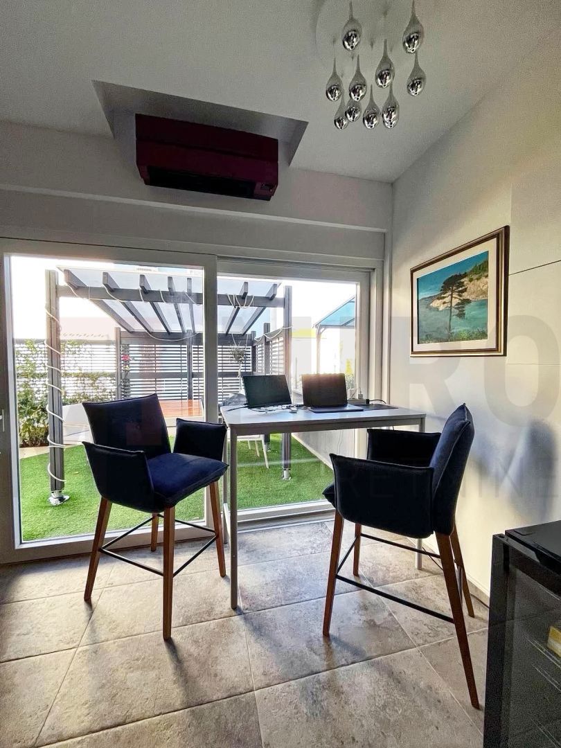 Malinska, moderno opremljen apartma v pritličju z vrtom!