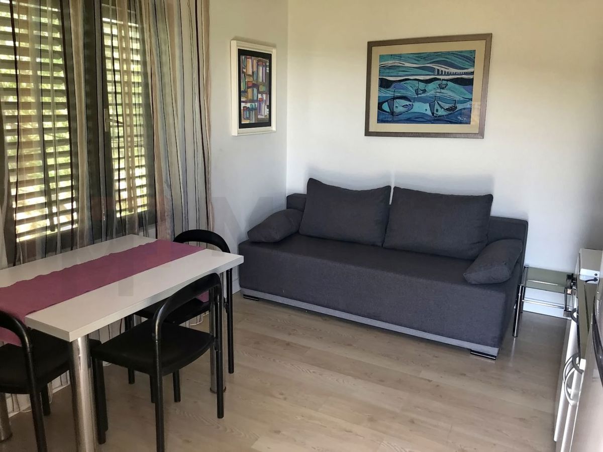 Krk, okolica, polsamostojna hiša s 3 apartmaji s pogledom na morje!