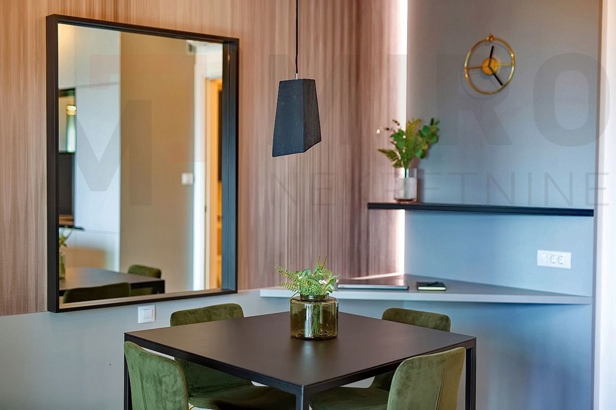 Grad Krk , moderno namješten apartma z okućnico in pogledom!