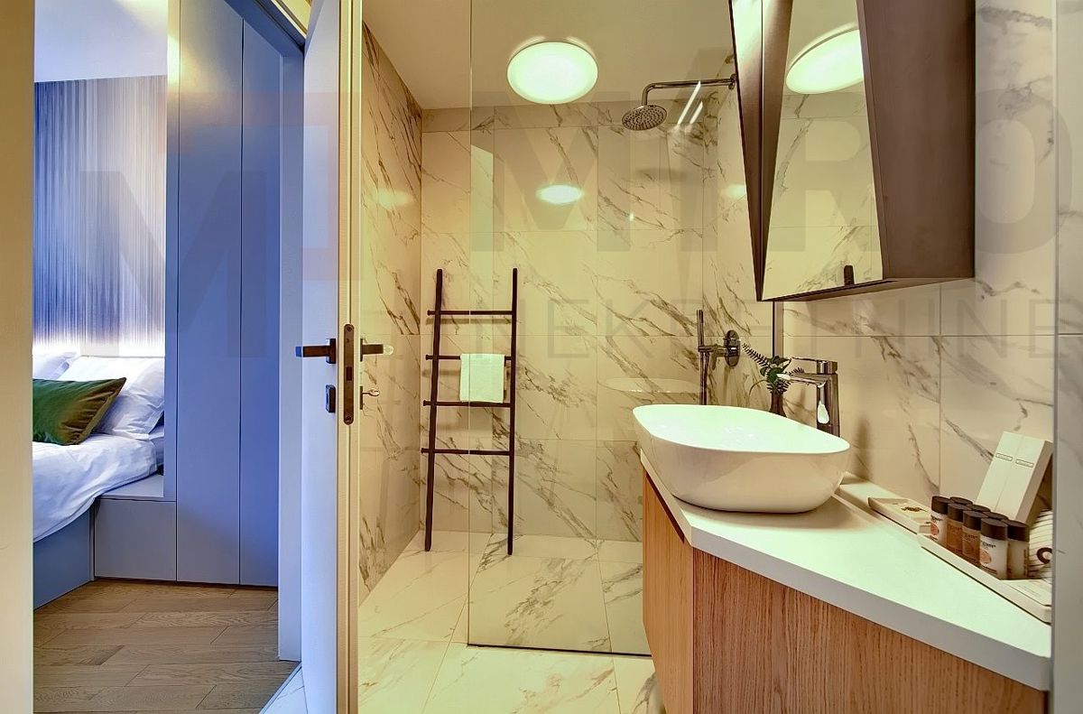 Grad Krk , moderno namješten apartma z okućnico in pogledom!