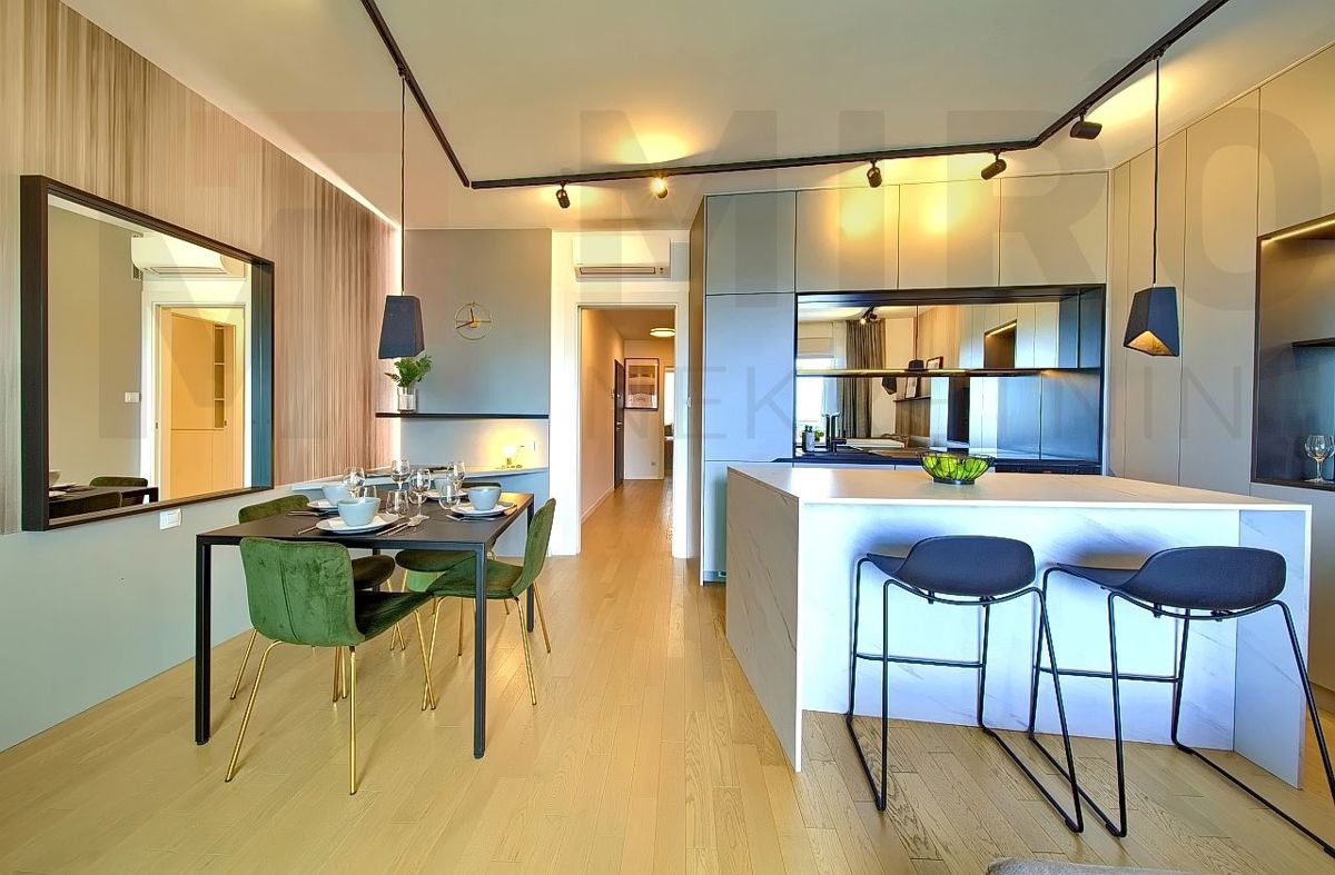 Grad Krk , moderno namješten apartma z okućnico in pogledom!