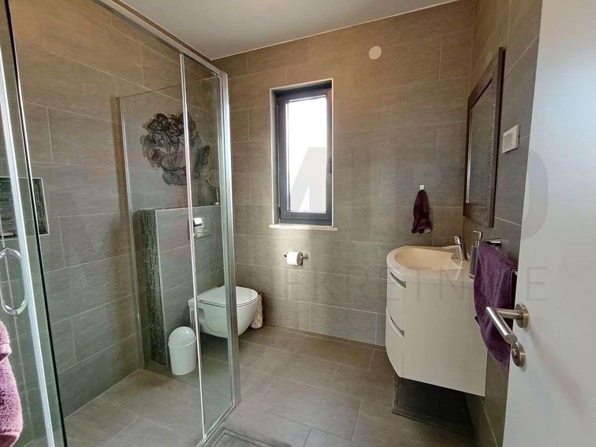 Malinska, opremljeno dvosobno stanovanje z razgledom!