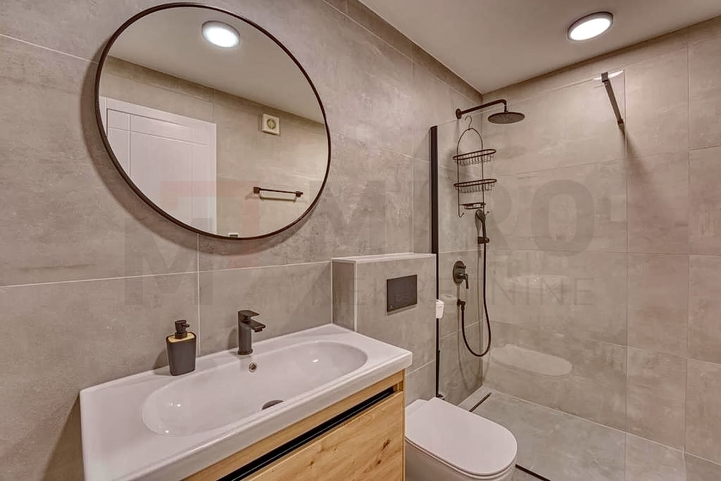 Mesto Krk, dizajnerski dvoetažni apartma z bazenom in razgledom, PRODAJA!