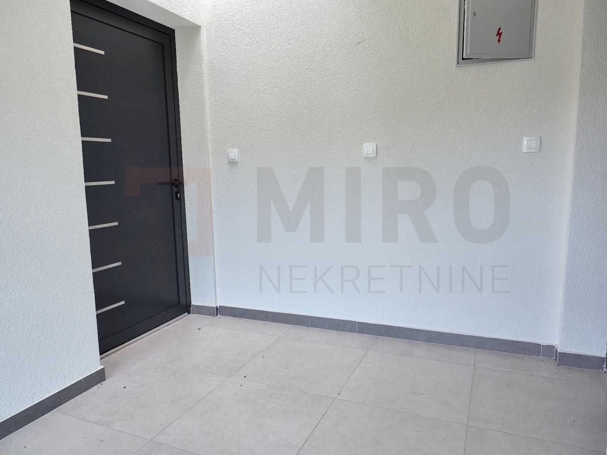 Malinska, novo stanovanje z razgledom v bližini plaže!