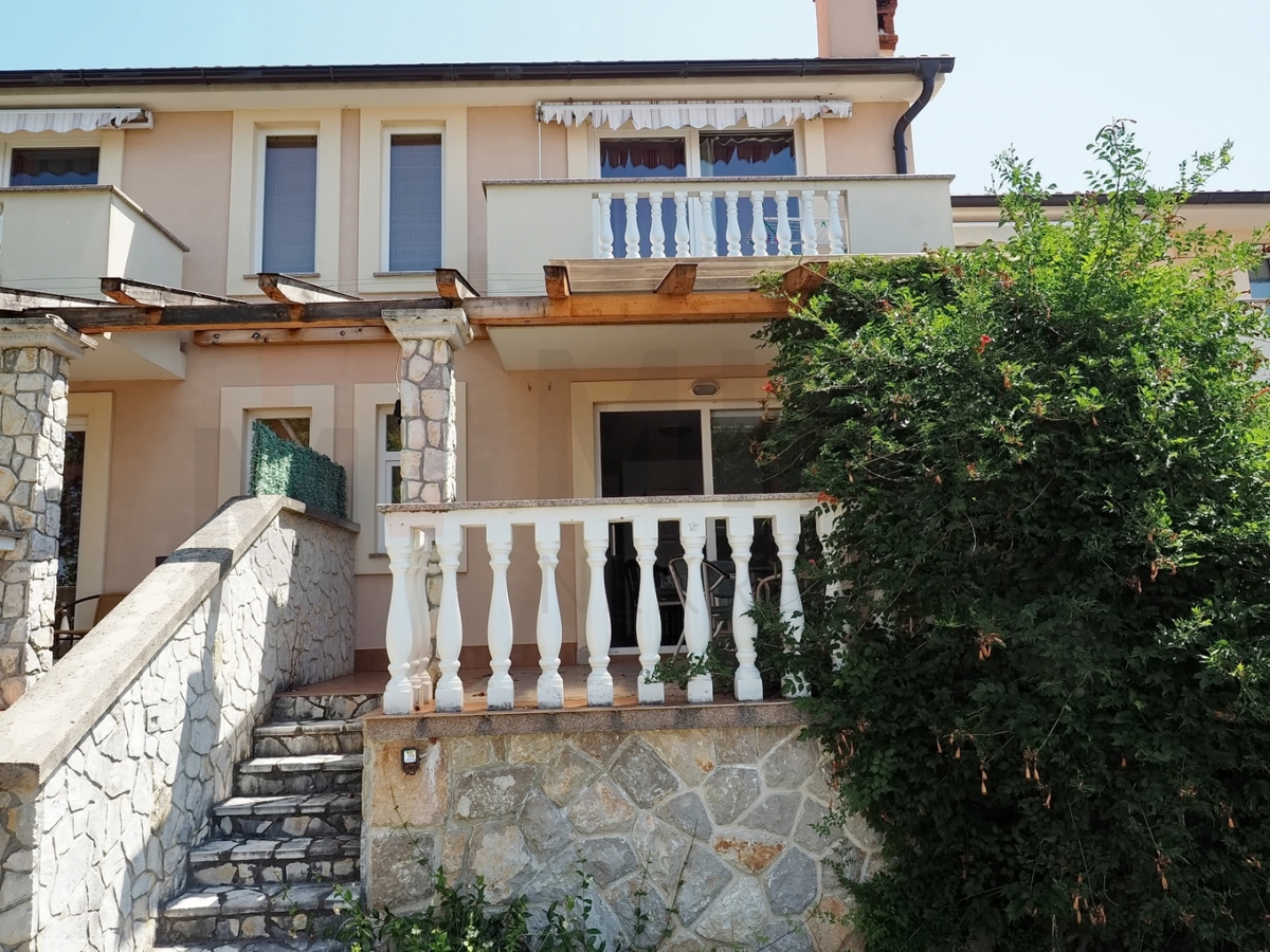 Malinska, okolica, vrstna hiša z vrtom, PRODAJA!
