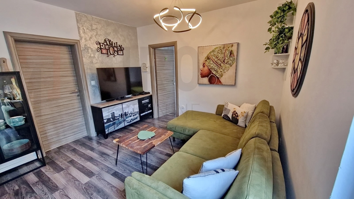 Mesto Krk, lepo opremljen apartma v pritličju s teraso in dvoriščem, PRODAMO!