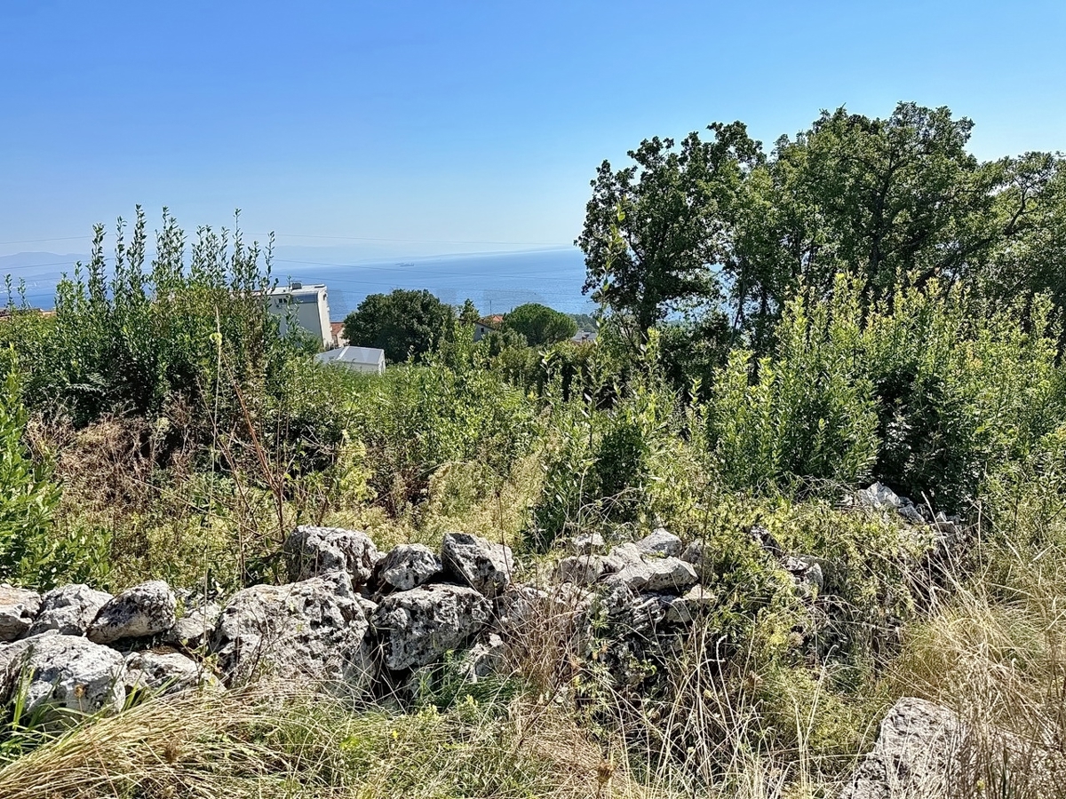 Opatija, Ičići, zemljišče z gradbenim dovoljenjem in projektom za moderno hišo