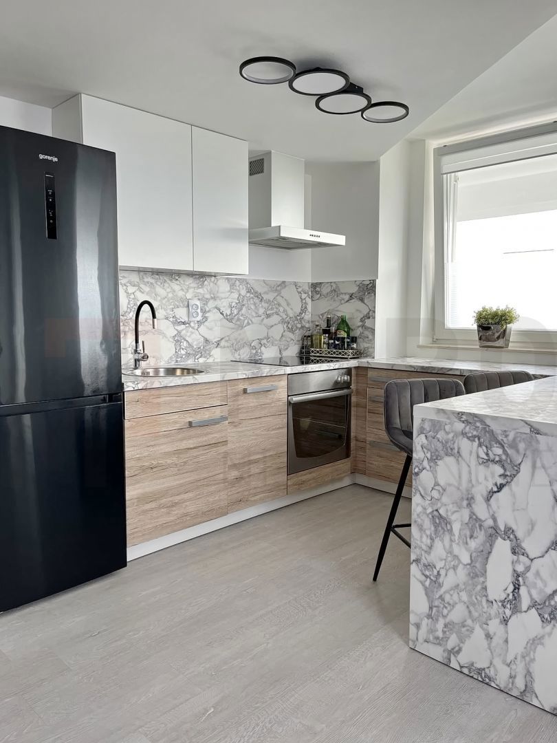Malinska, na novo prenovljen dvosobni apartma z odprtim pogledom na morje!