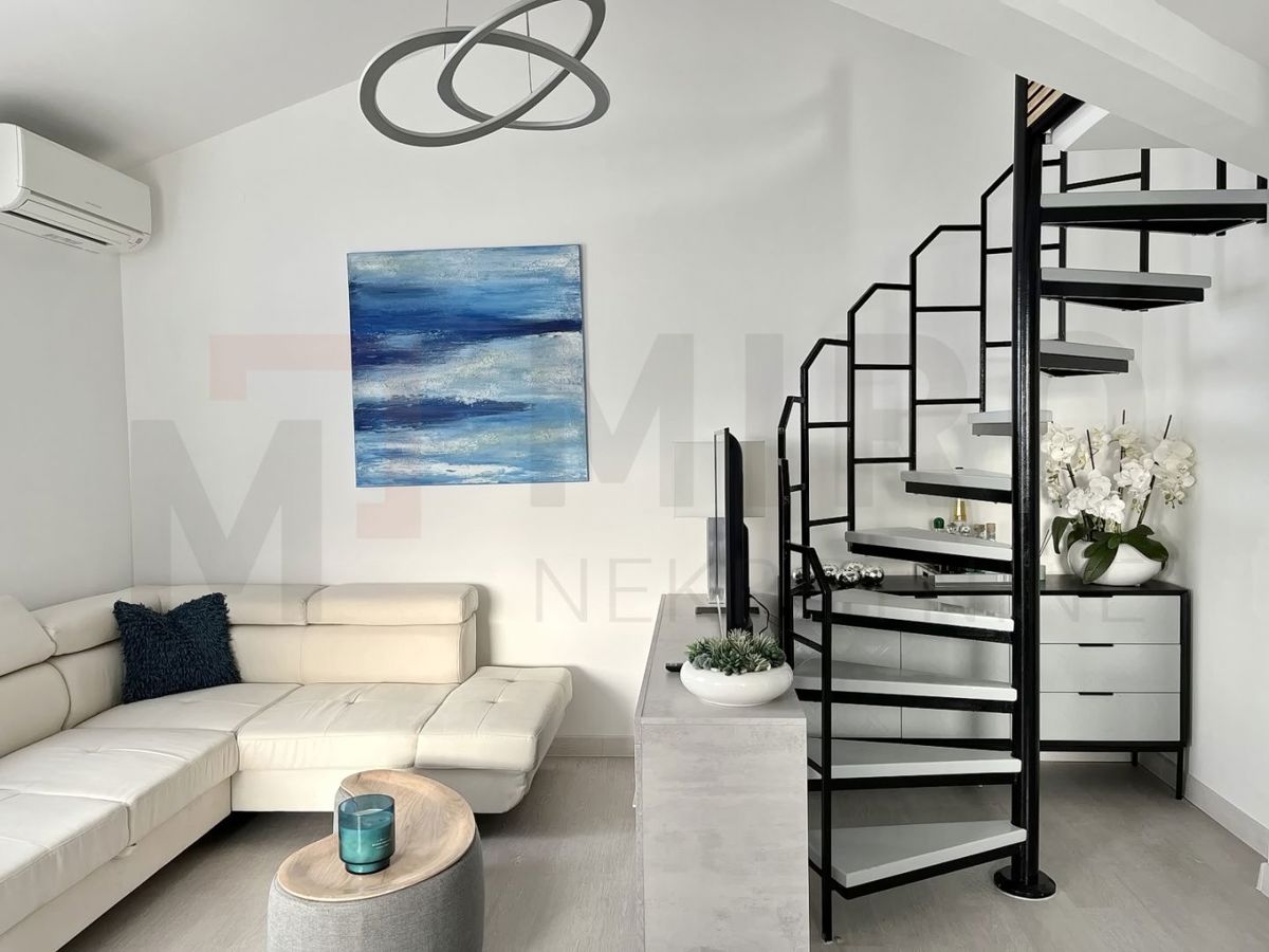 Malinska, na novo prenovljen dvosobni apartma z odprtim pogledom na morje!