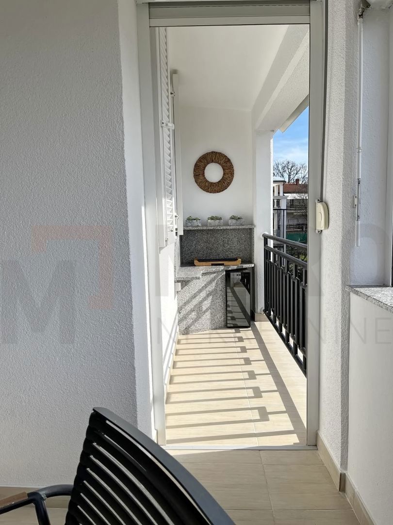 Malinska, na novo prenovljen dvosobni apartma z odprtim pogledom na morje!