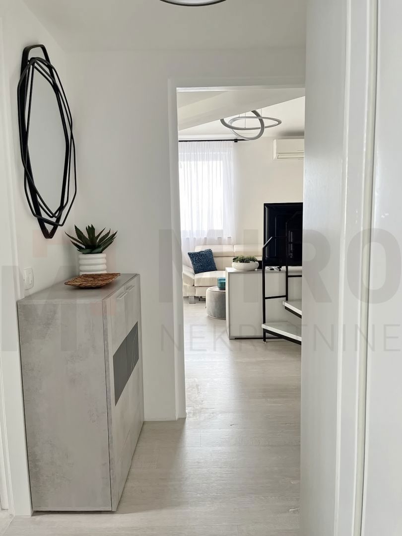 Malinska, na novo prenovljen dvosobni apartma z odprtim pogledom na morje!
