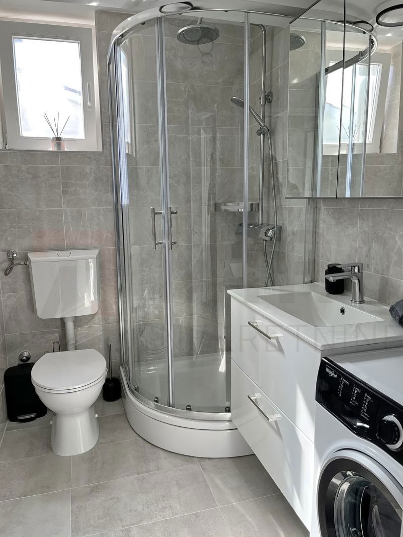 Malinska, na novo prenovljen dvosobni apartma z odprtim pogledom na morje!