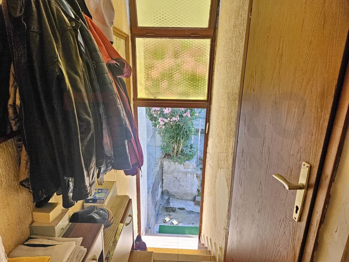 Malinska, apartma v samem centru, 20 m od morja, PRODAJA!